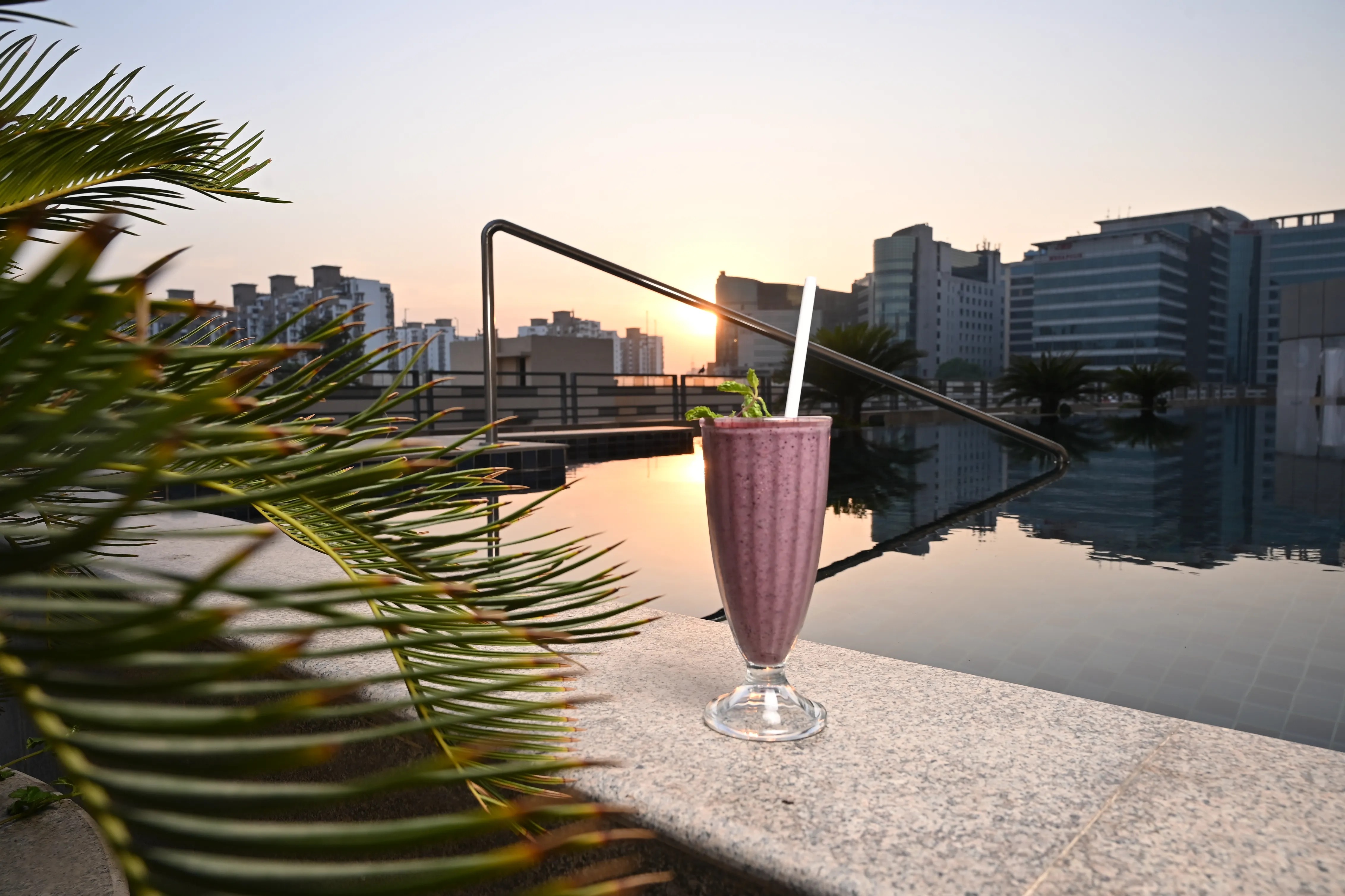 best hotels near huda city centre for a comfortable stay
