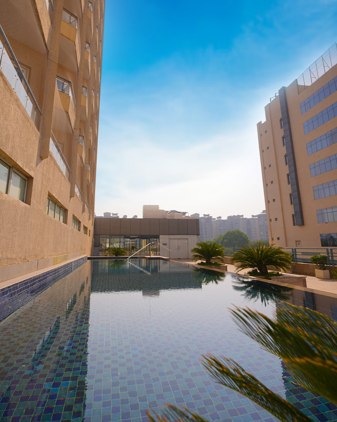 best hotels in gurgaon with swimming pool for a luxurious staycation